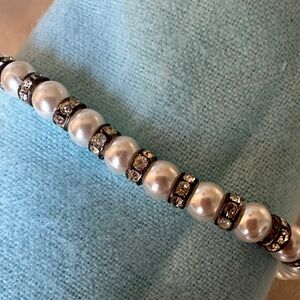 Lustrous Pearl and Crystal Bracelet